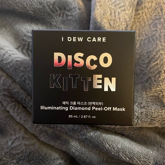 Makeup - Picture 10 of 16